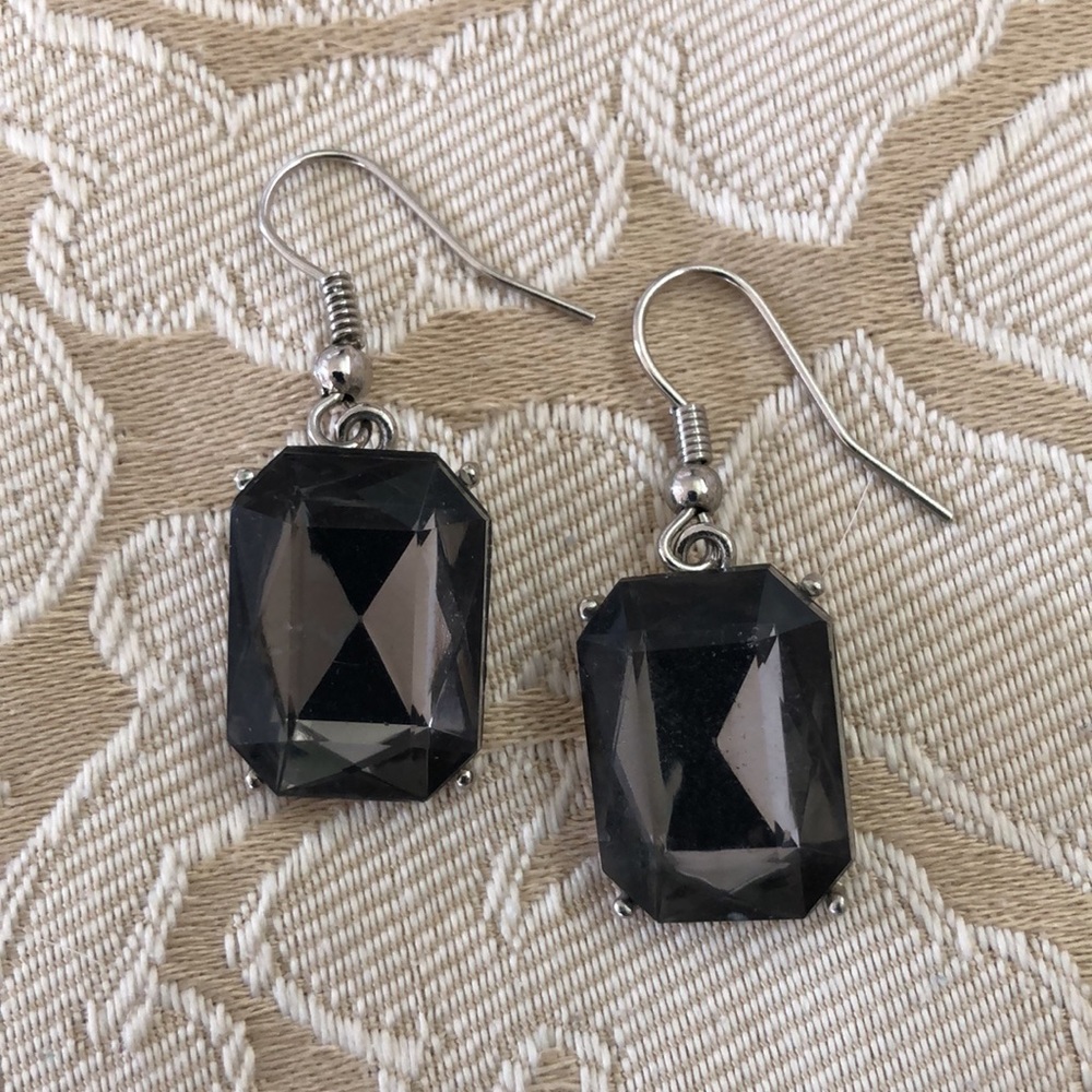 Beautiful necklace and earring set - Picture 3 of 7